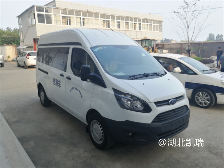 江铃全顺加油机检定车（右前）