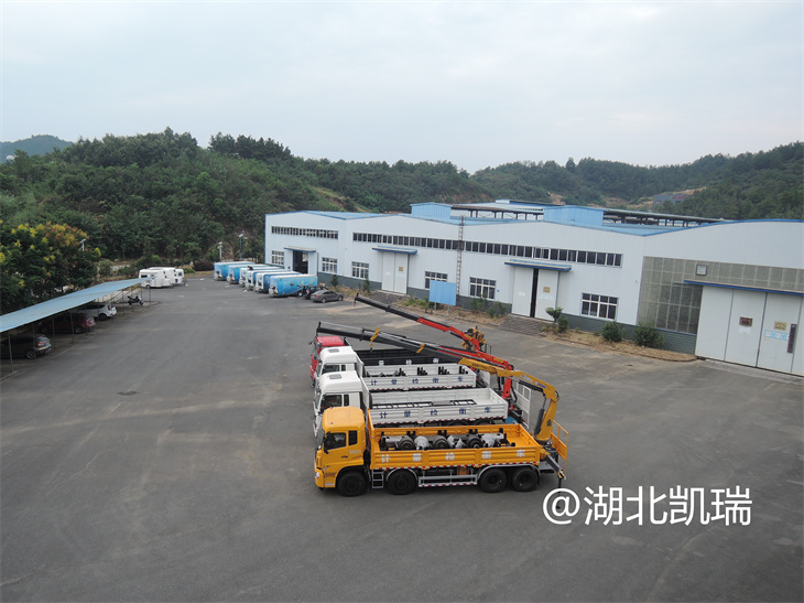 四台“汇斯诚”牌计量检衡车（俯视图）